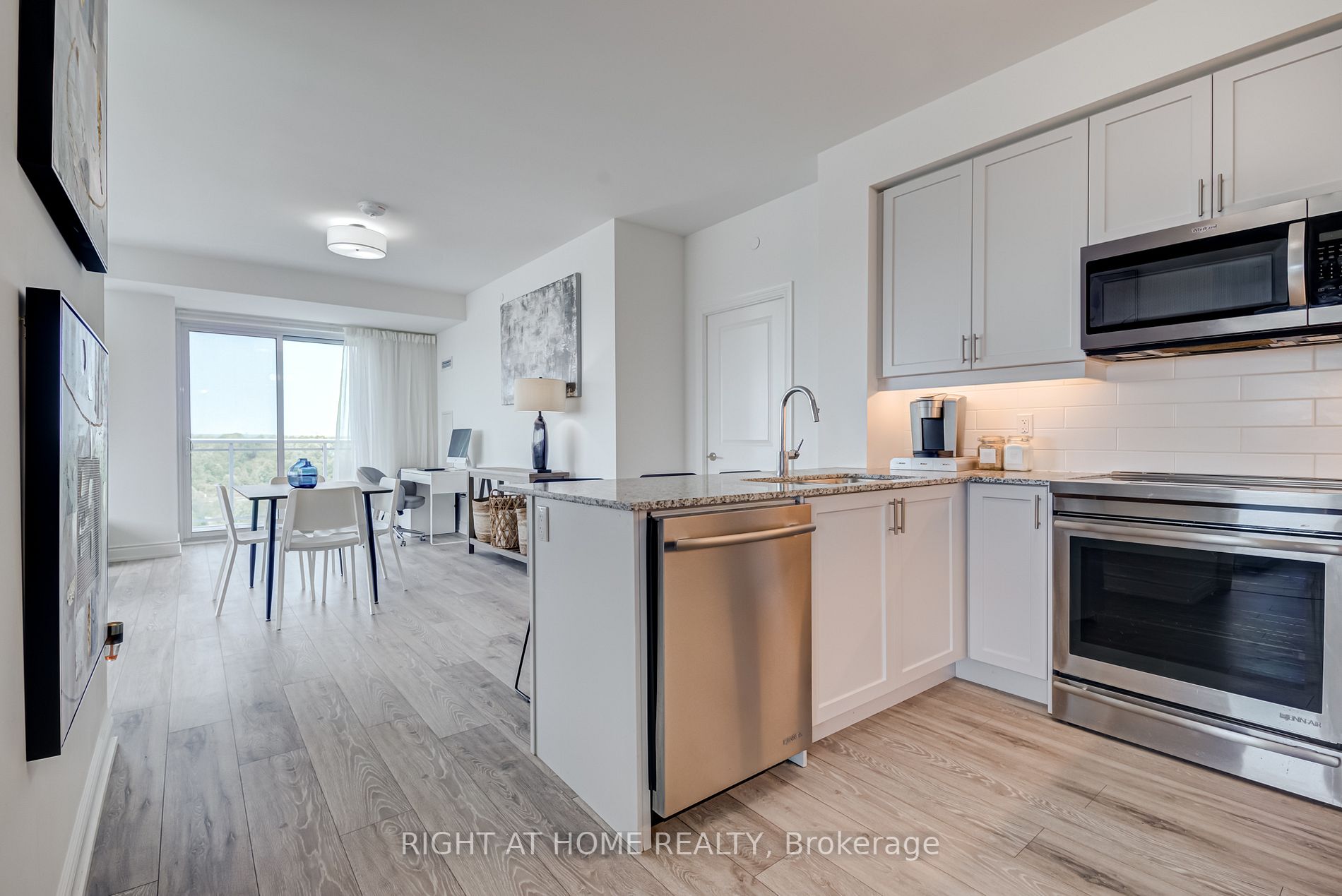 1050 E Main St 804