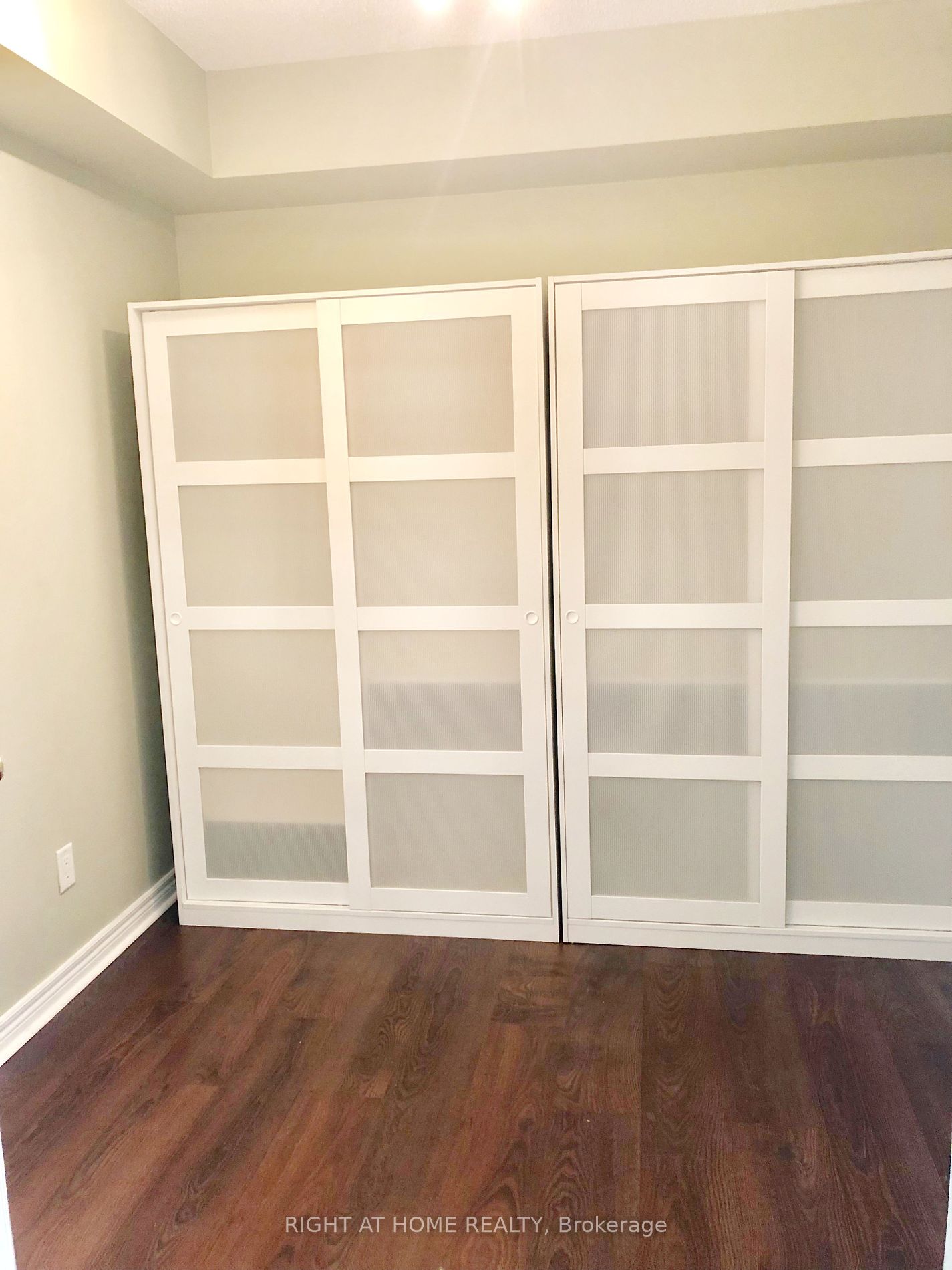 100 Promenade Circ 708