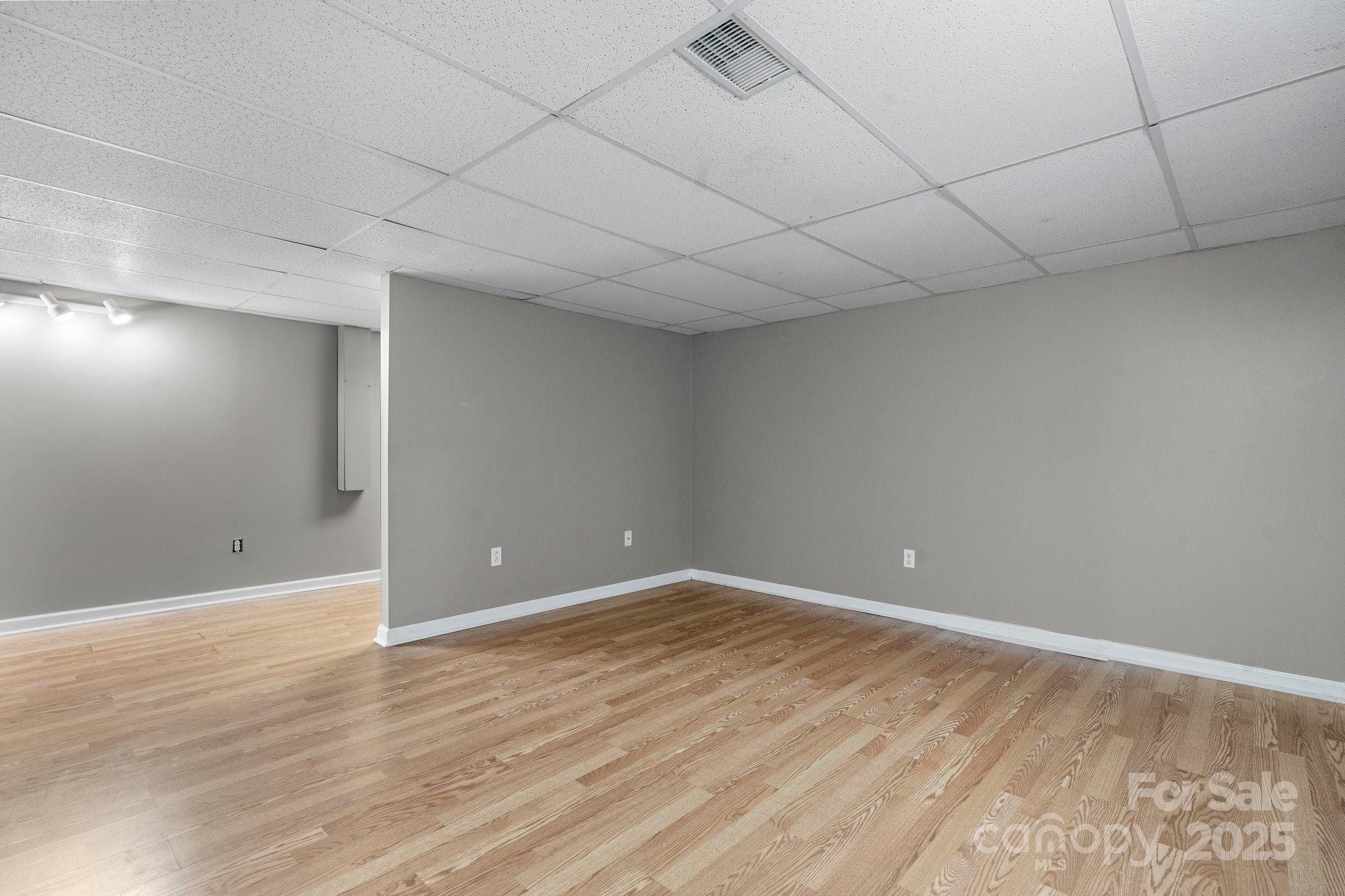 2711 Jordan Place