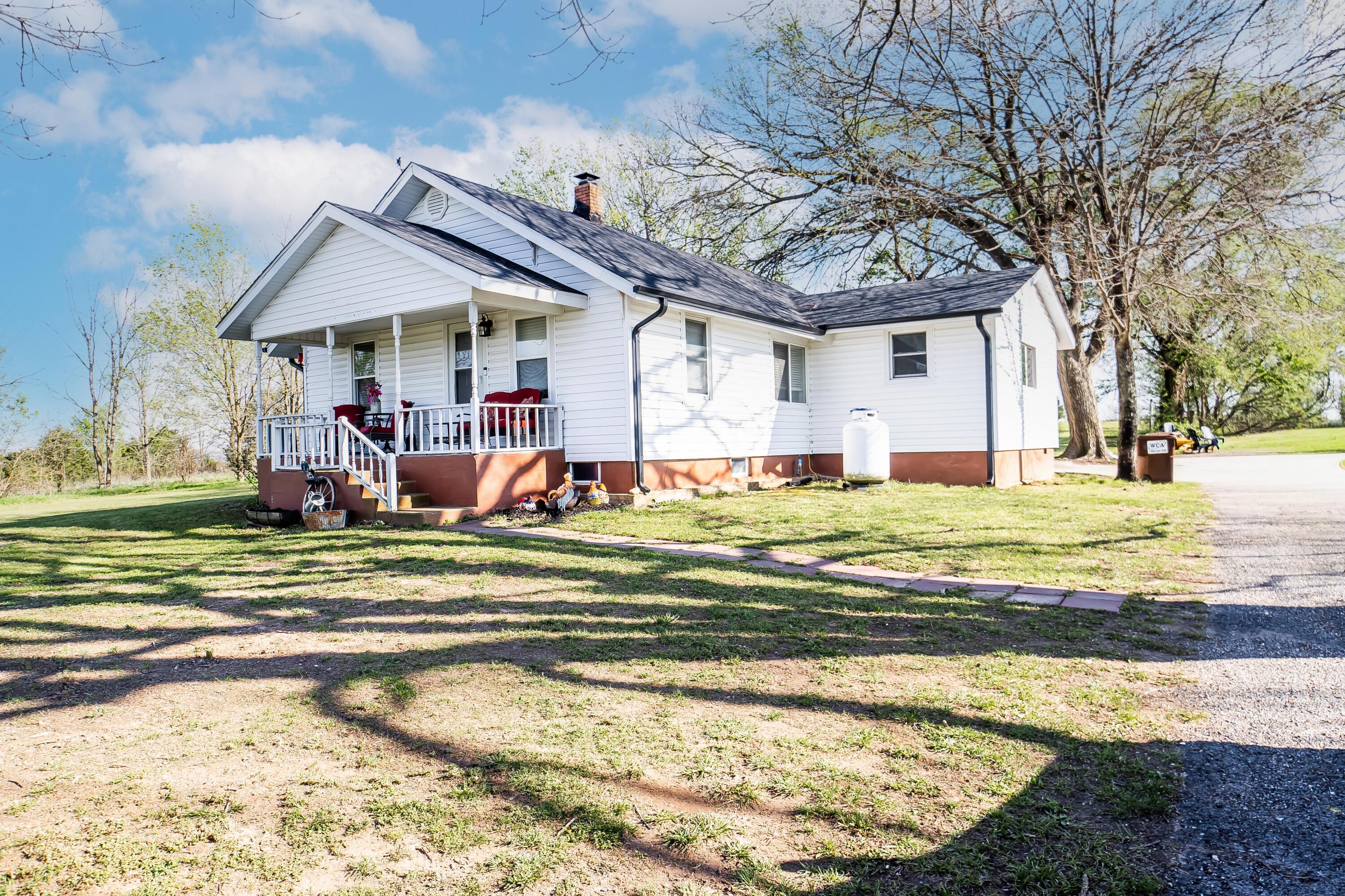 8730 E Farm Road 44