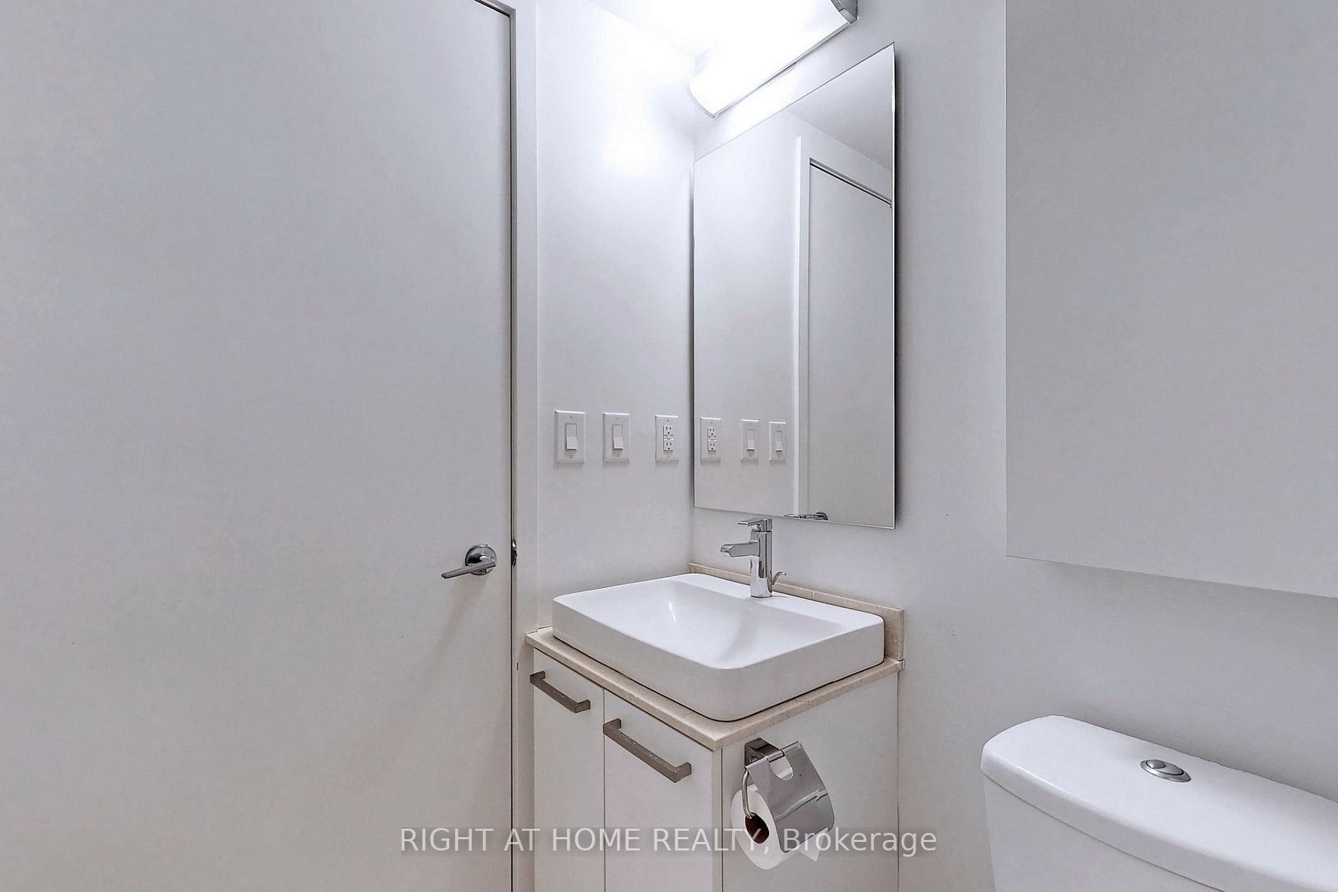 12 York St 2406