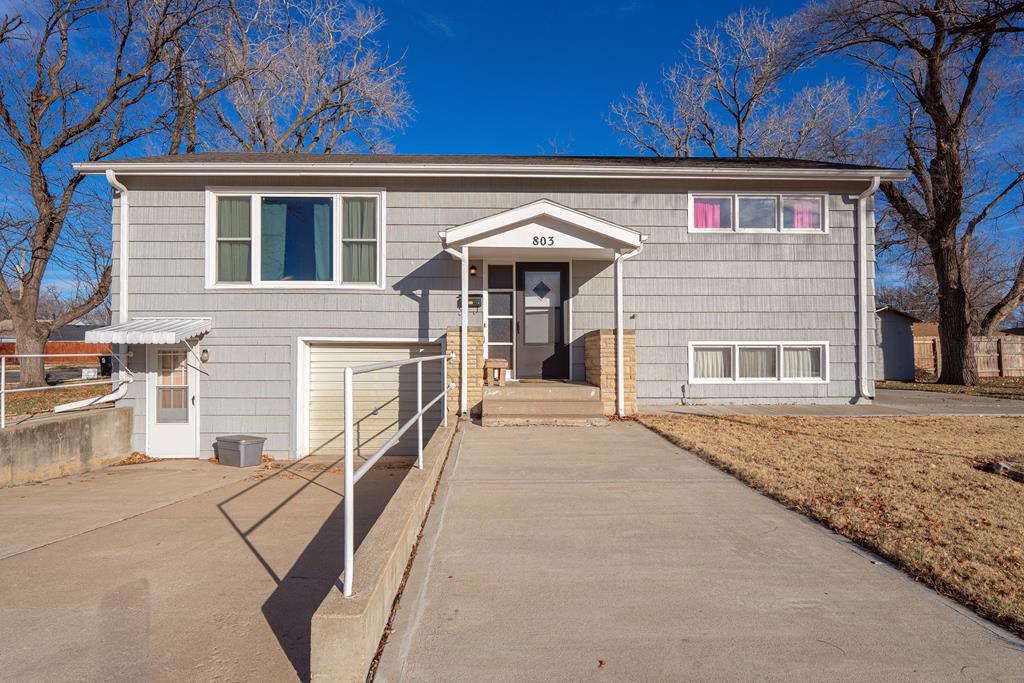 803 E Claflin Avenue. Salina, Kansas • SalinaHomes