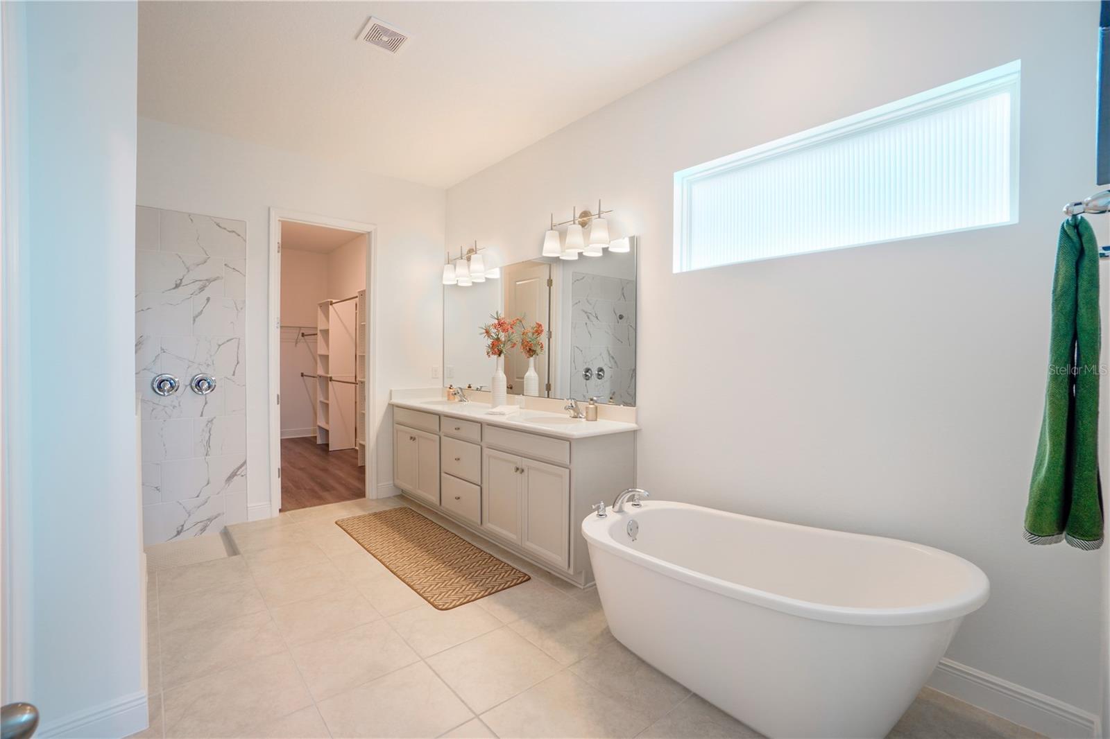 Residential for sale in Montverde, Florida, O6295145