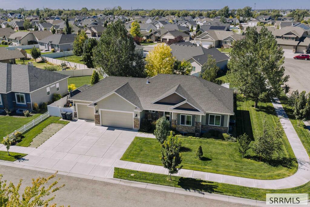 1300 N RED ROBIN AVENUE