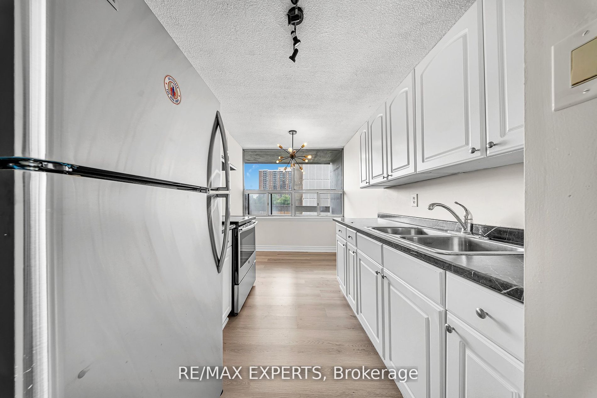 25 Kensington Rd 211