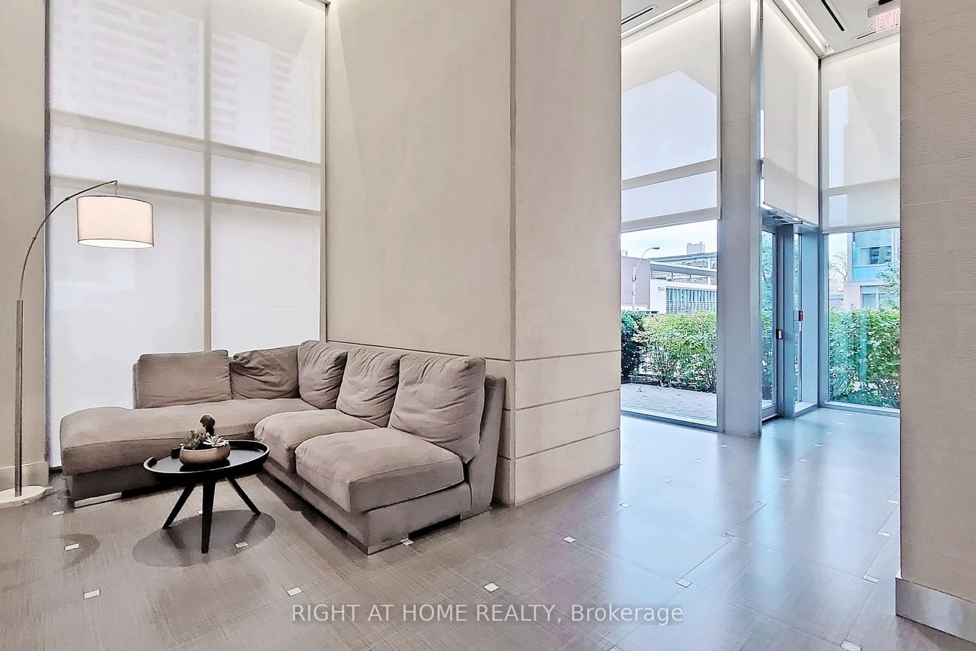 500 Sherbourne St 2402