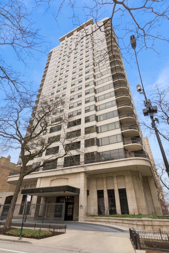 Located in the coveted Warwick building in the heart of Chicago's Gold Coast, this meticulously maintained 3 bed/3.5 bath is a standout opportunity. First time on the market in almost 50 years, this fabulous, rarely available, nearly 4000 sf home offers spectacular North, East and West views - from sunsets to sunrises - do not miss the chance to transform this condo into the home of your dreams! Building amenities include: 24-hour door staff, fitness center, on-site management & maintenance, sun deck, indoor swimming pool. One spot included in the assessments. Just steps away from the lake, dining, farmers market, shopping and all that the city has to offer! Sold AS-IS