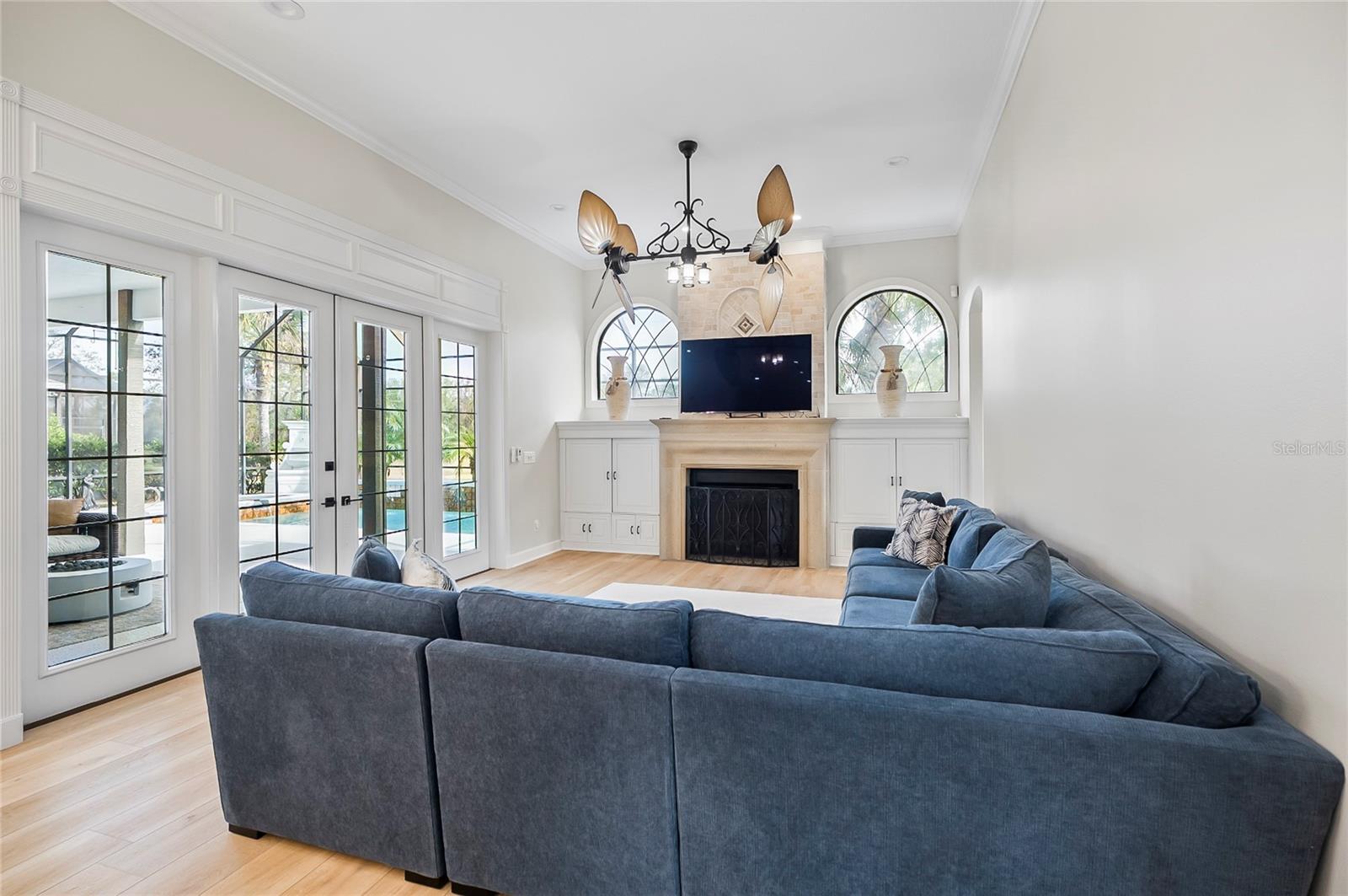 15 S Waterview Drive