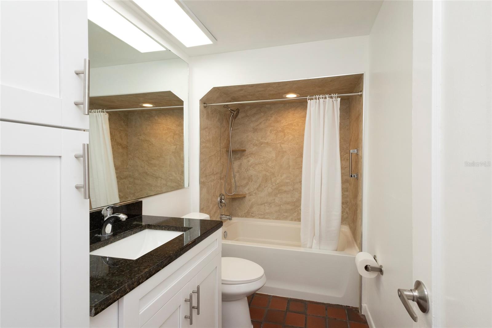 3012 W Sitios Street