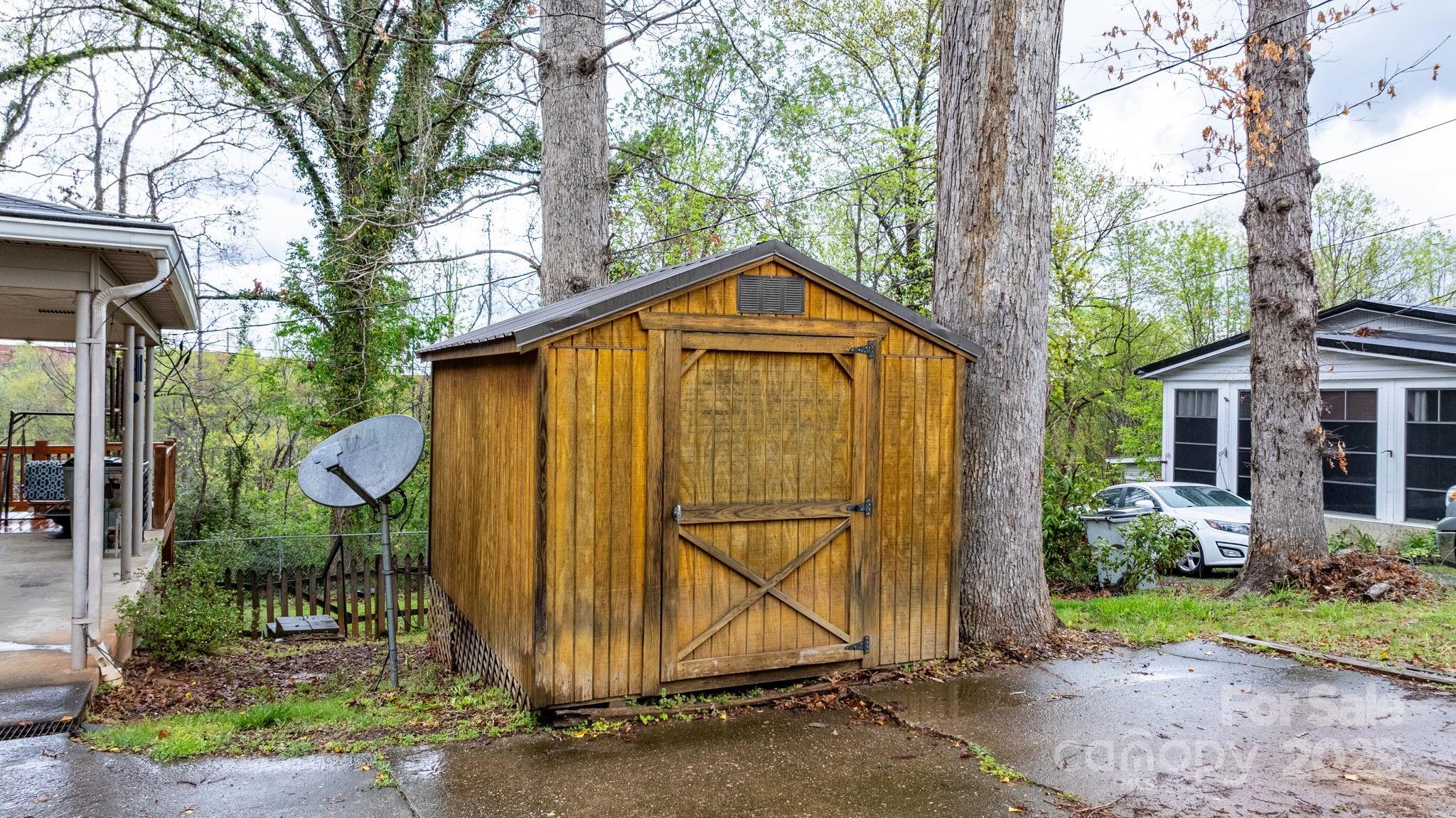 332 Swanson Drive SW