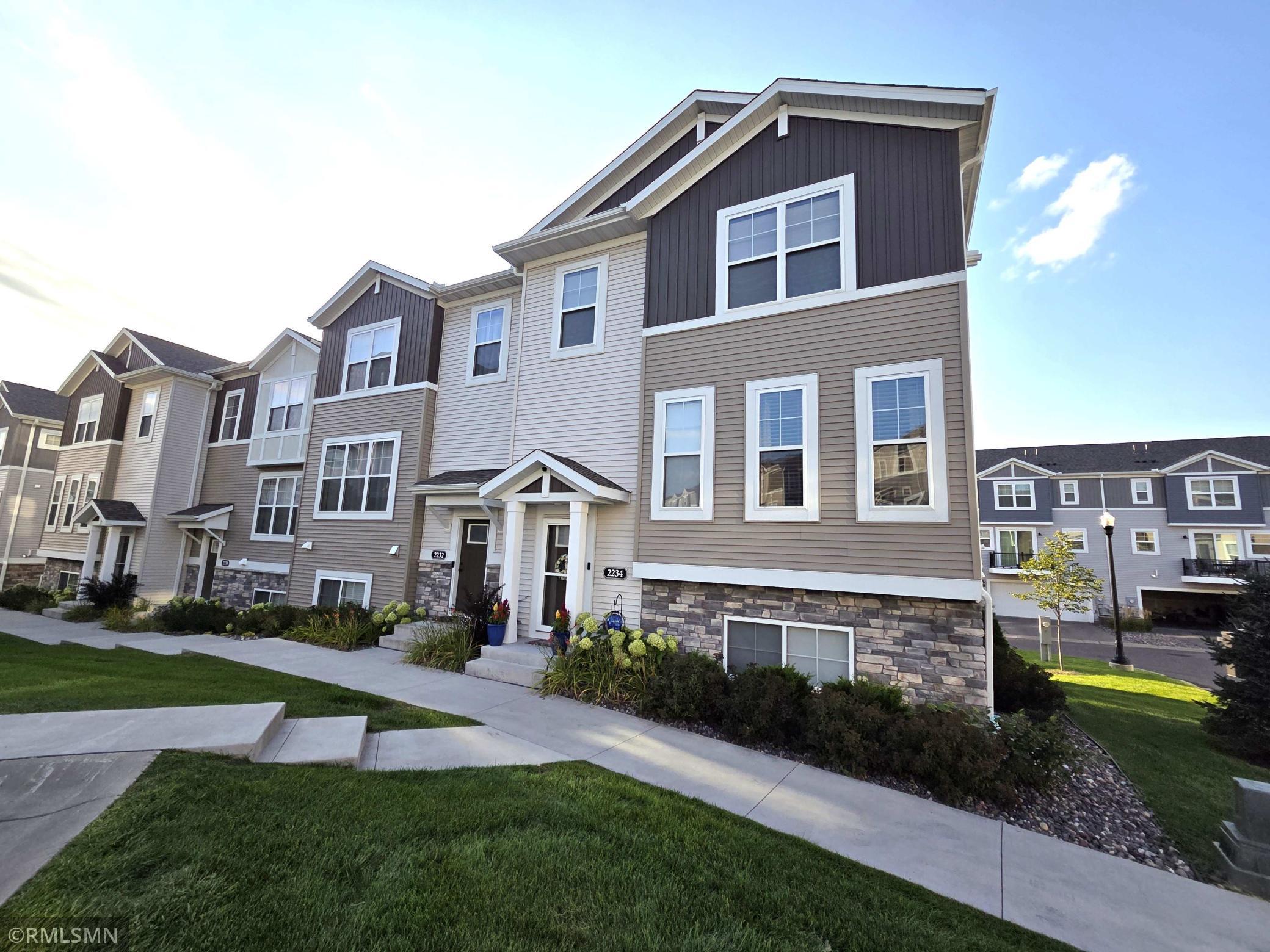 2234 Gateway Curve