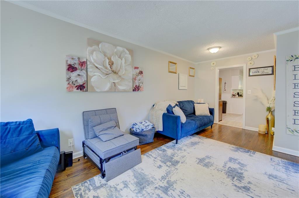 5519 NW Meadowvale Drive