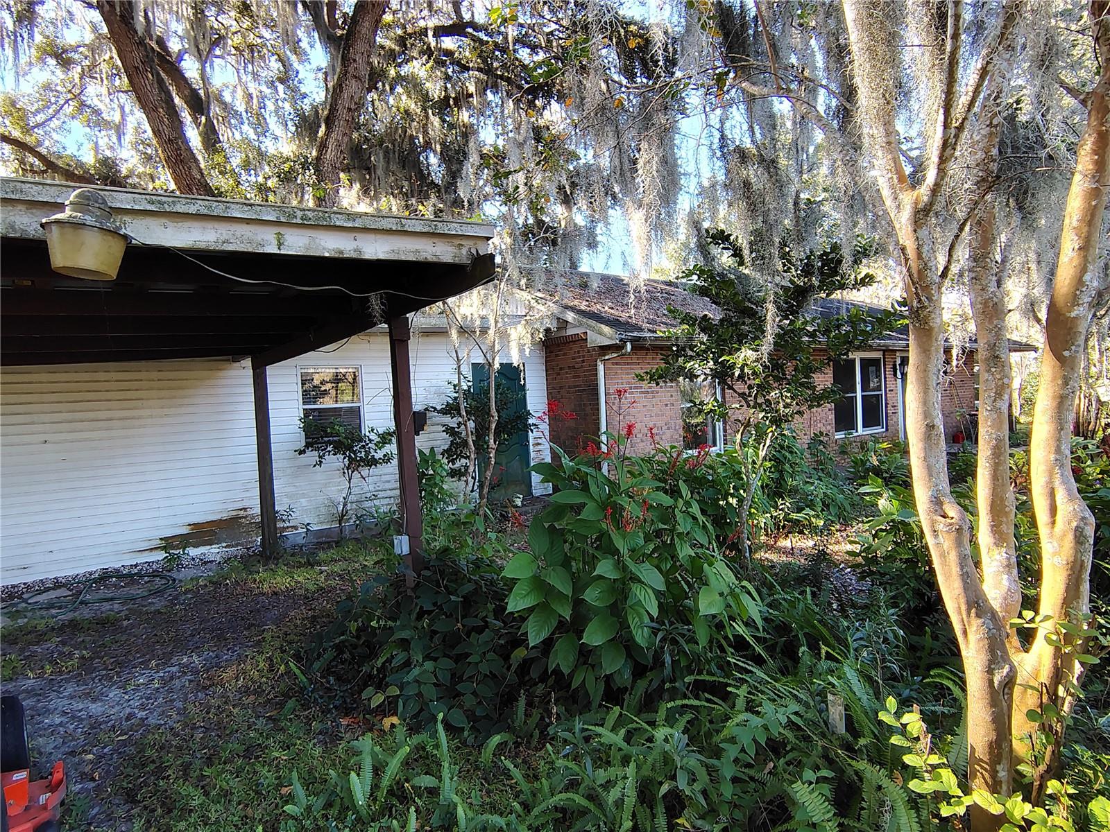 3537 E C 462
