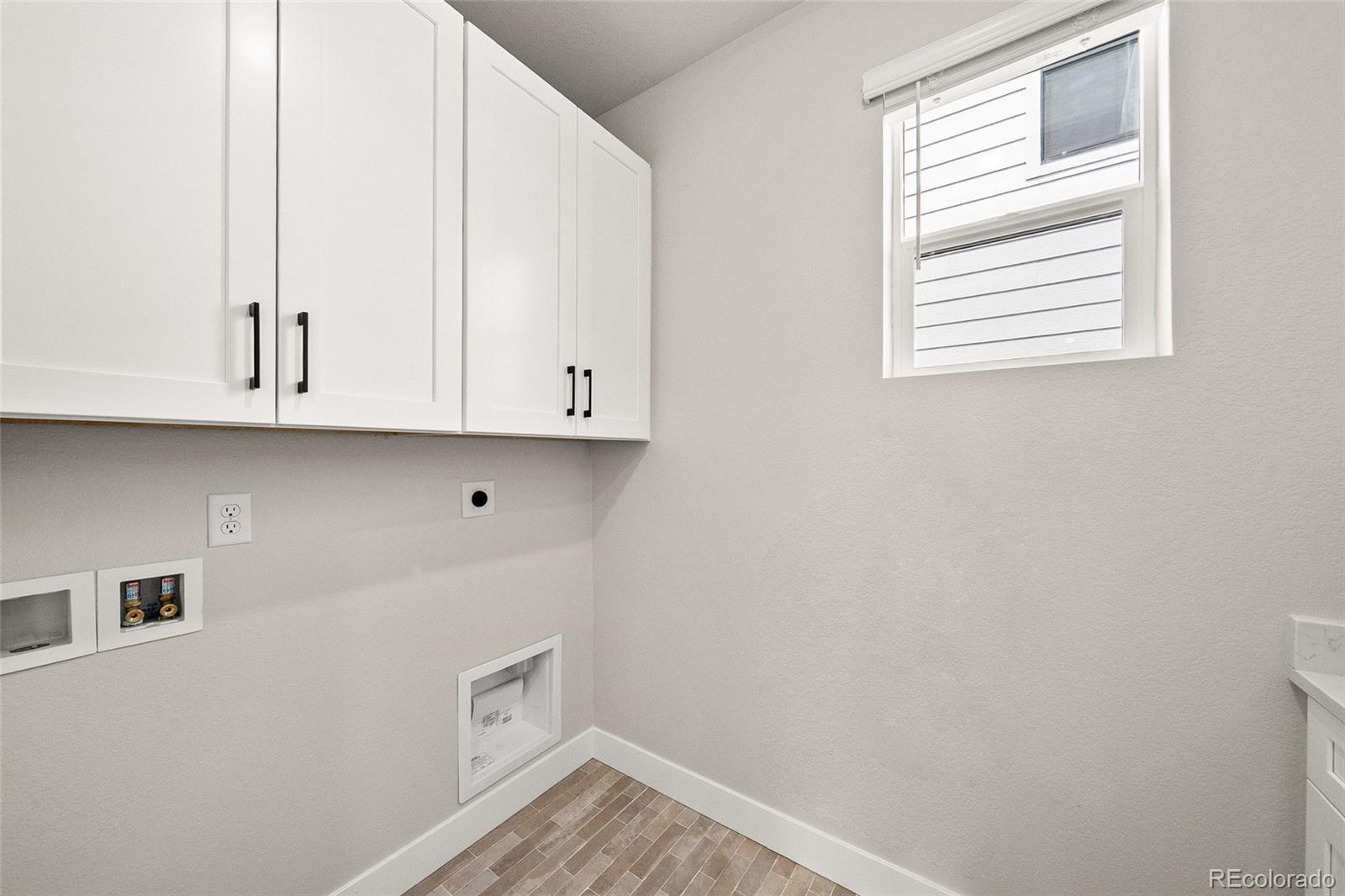 8632 Whiteclover Street