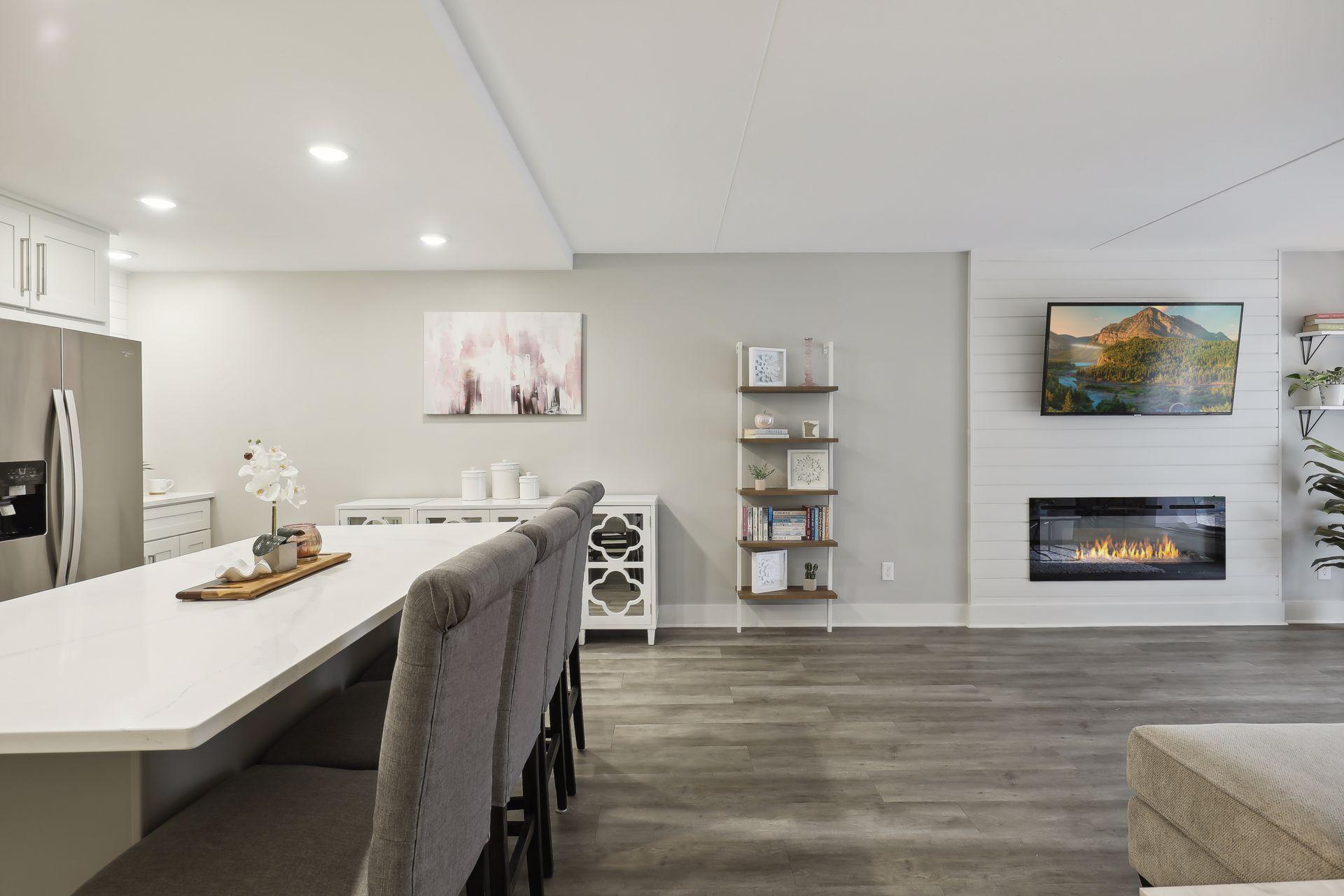 10511 Cedar Lake Road 217