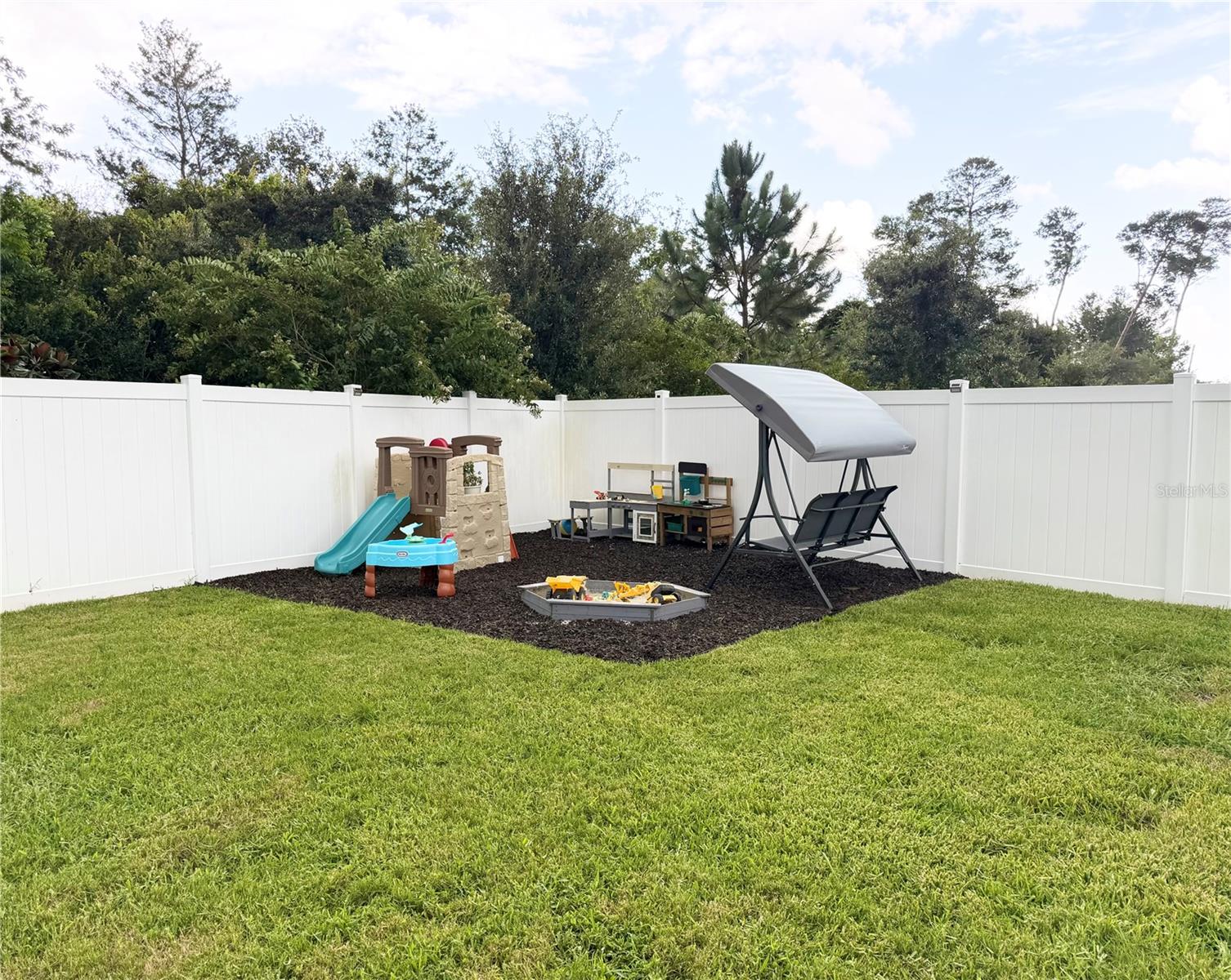 1663 Meadowlark Drive