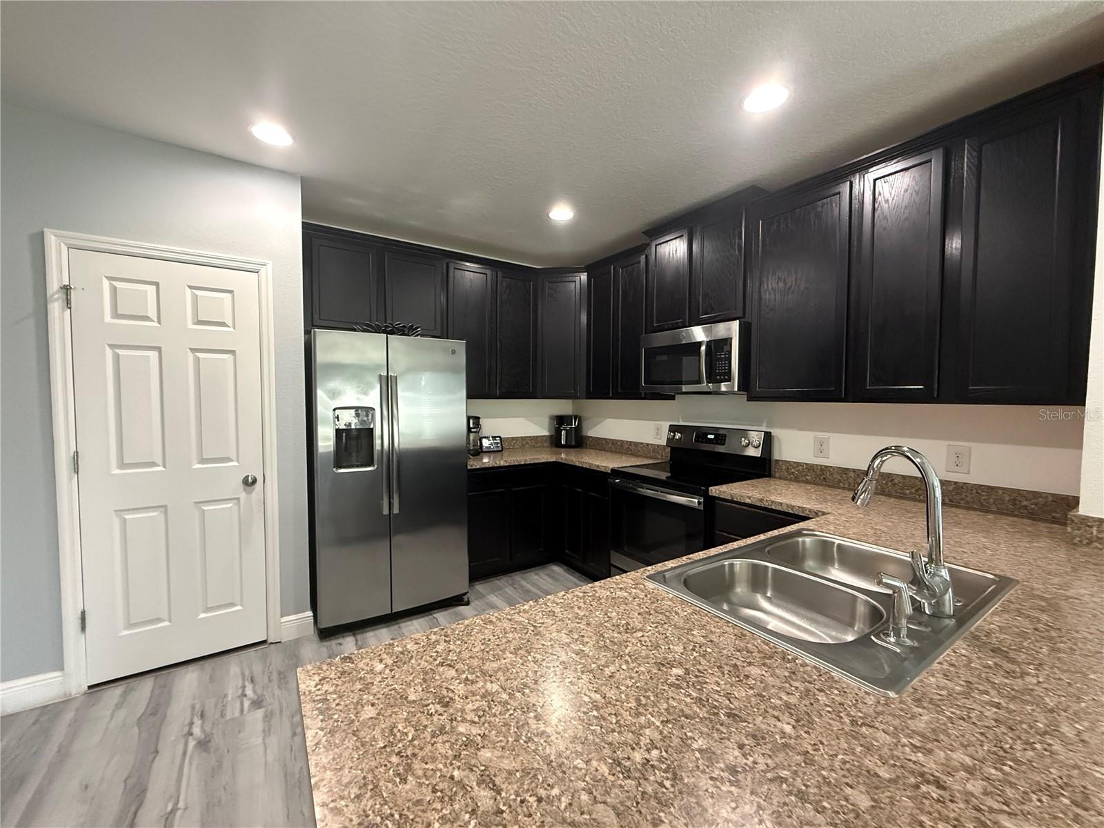 2600 Wadeview Loop