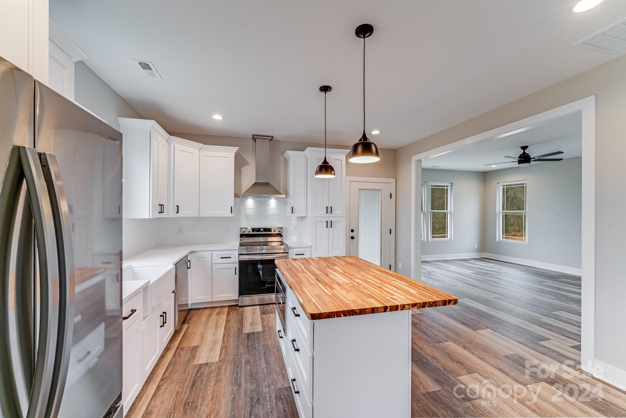 27687 Taylor Lane