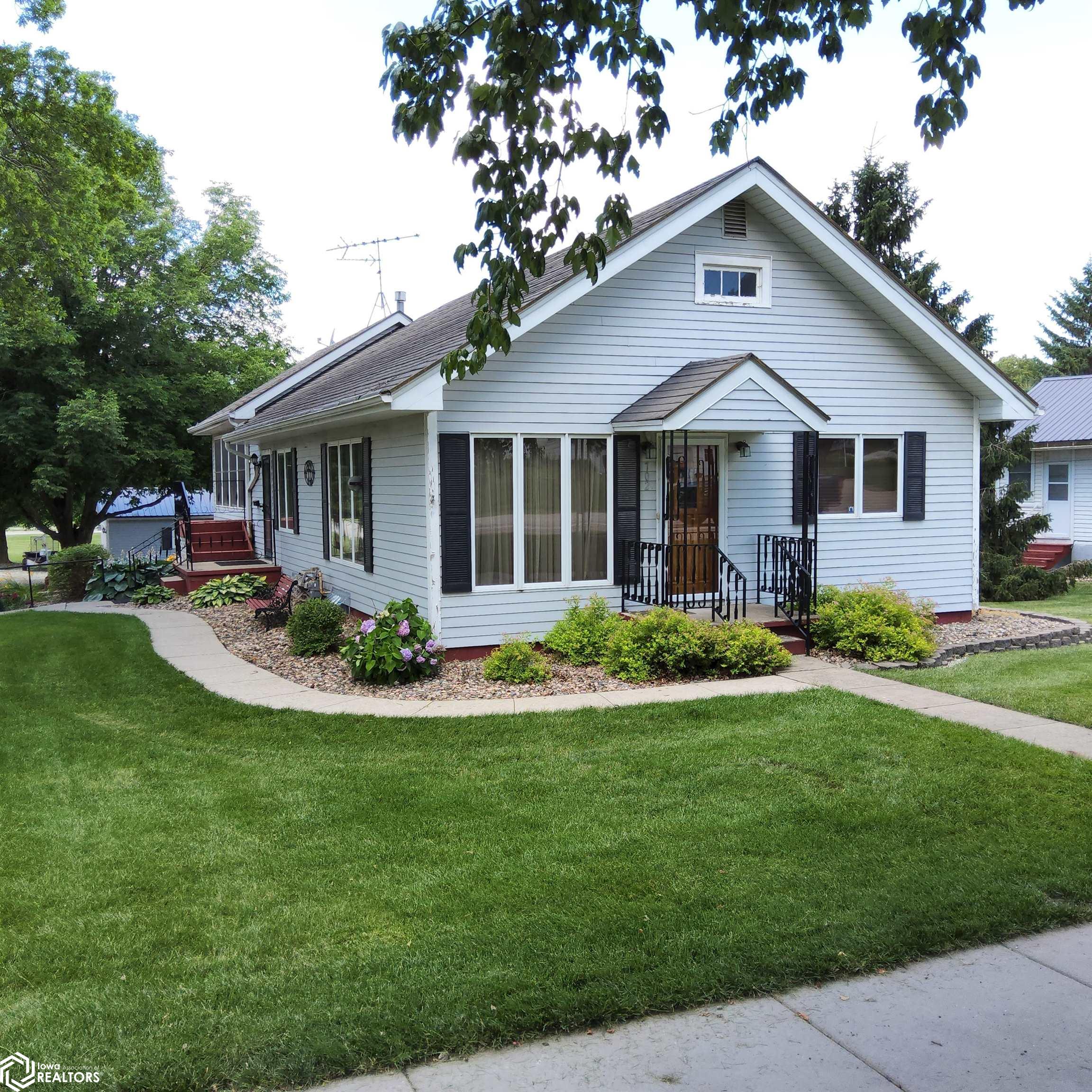 702 N Walnut Street