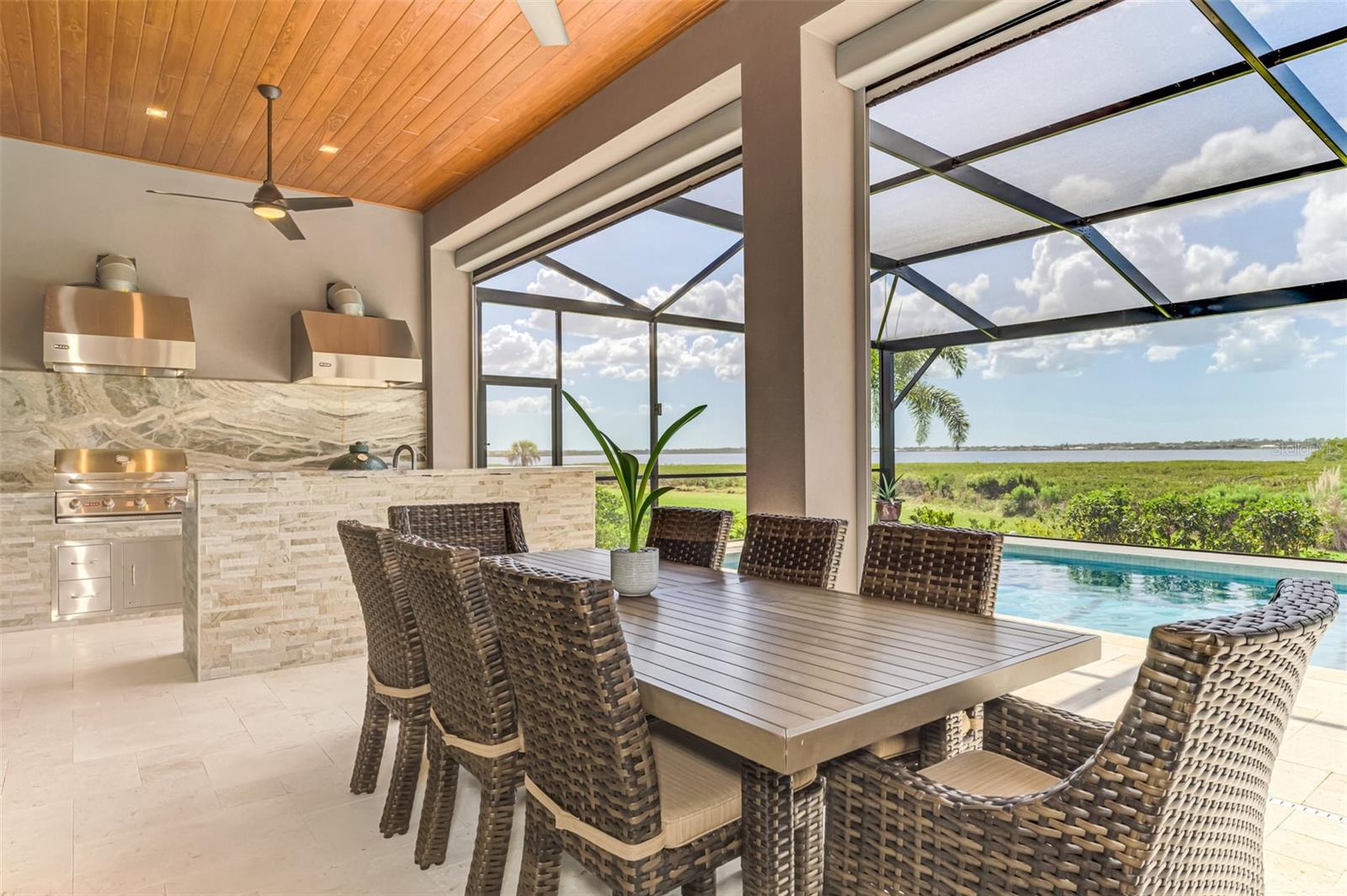 3051 Rivershore Lane