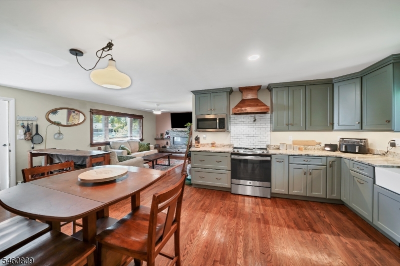 113 Carol Dr — photo 7 of 18
