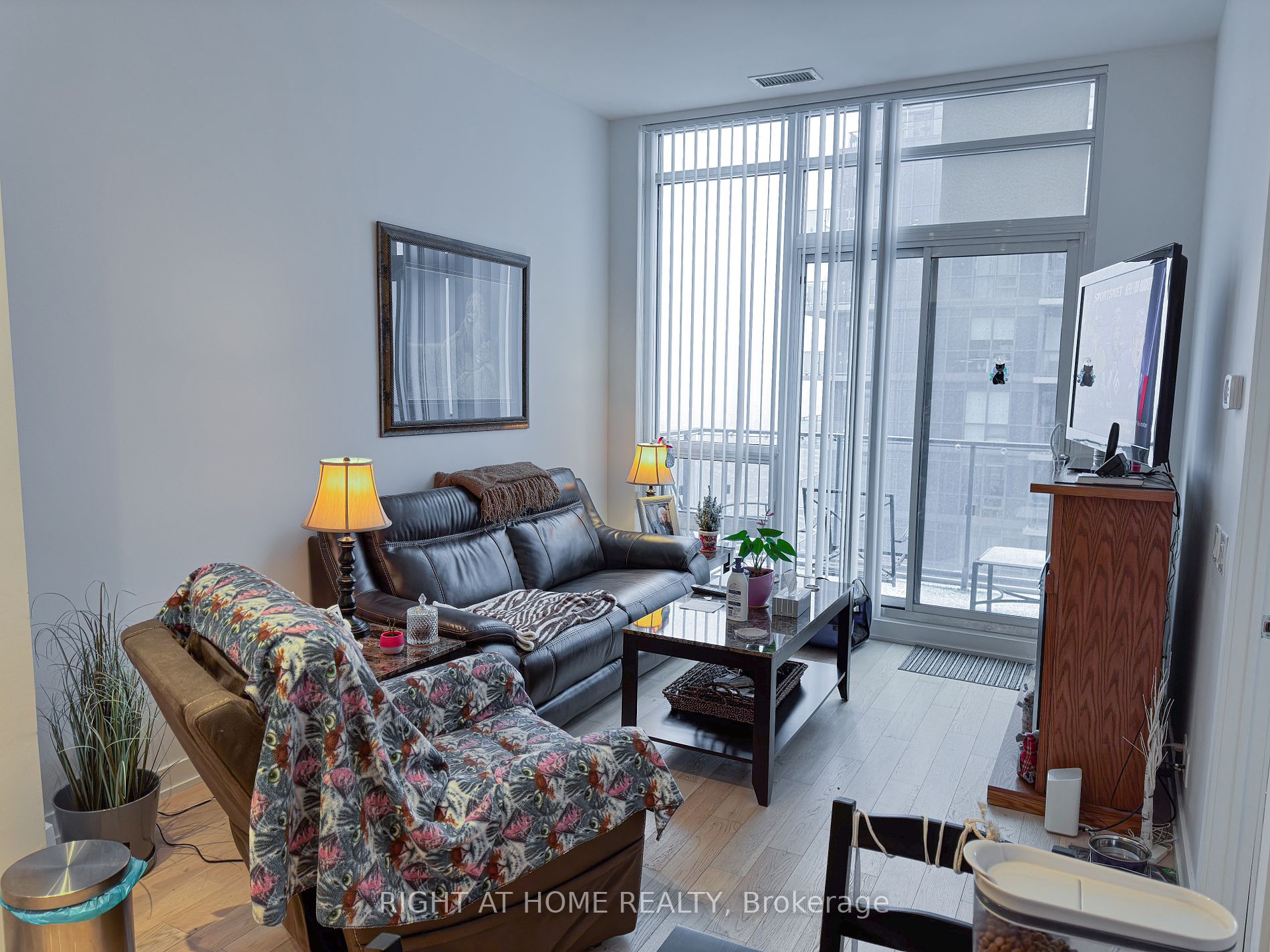 2212 W Lake Shore Blvd Ph06