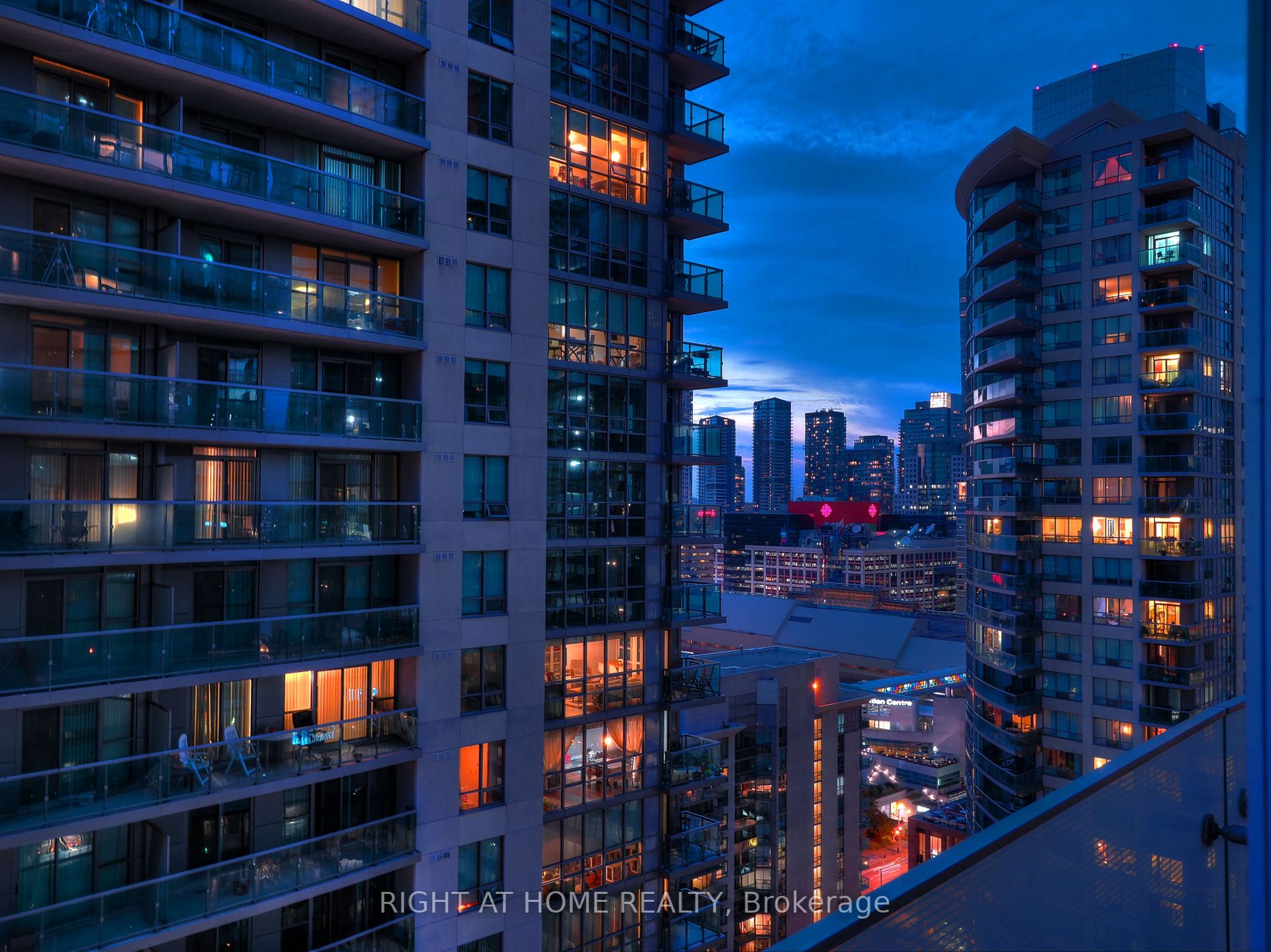 12 York St 2204