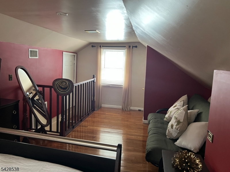120 Livingston Rd