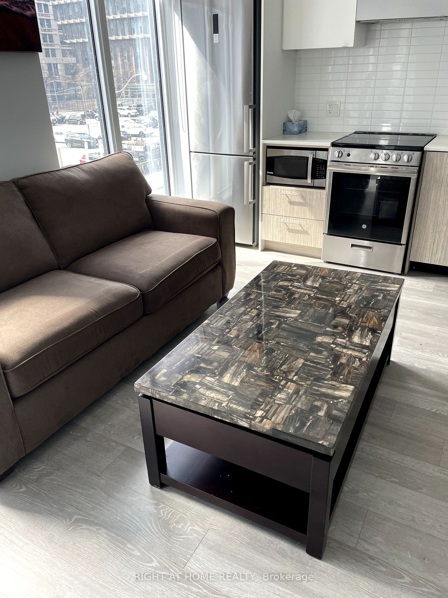 251 Jarvis St 216