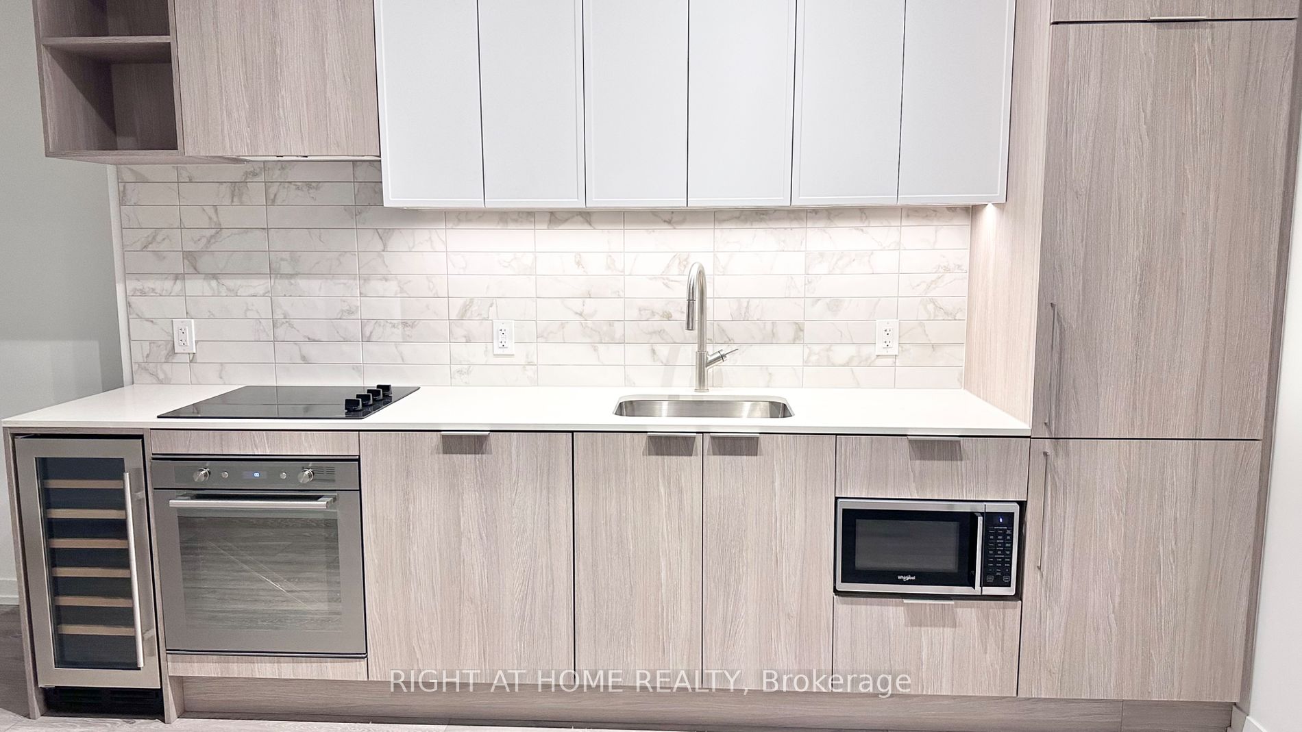 2020 Bathurst St 608