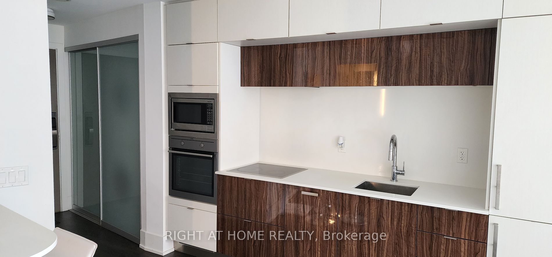 10 York St 3712