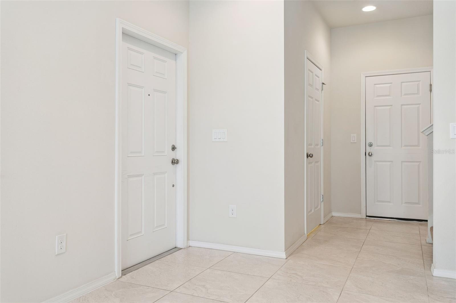 4751 White Sanderling Court