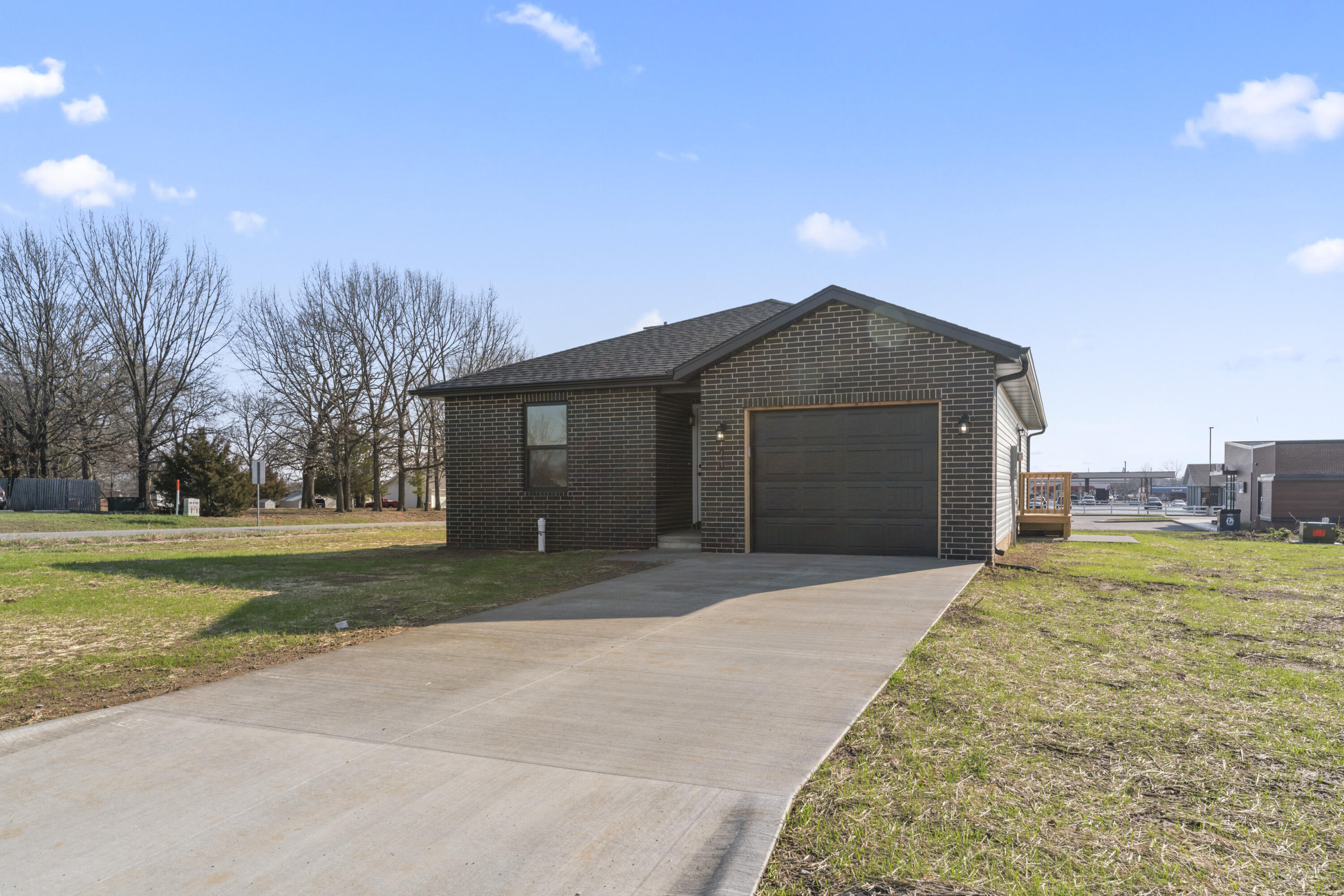 416 N Cherokee Trail