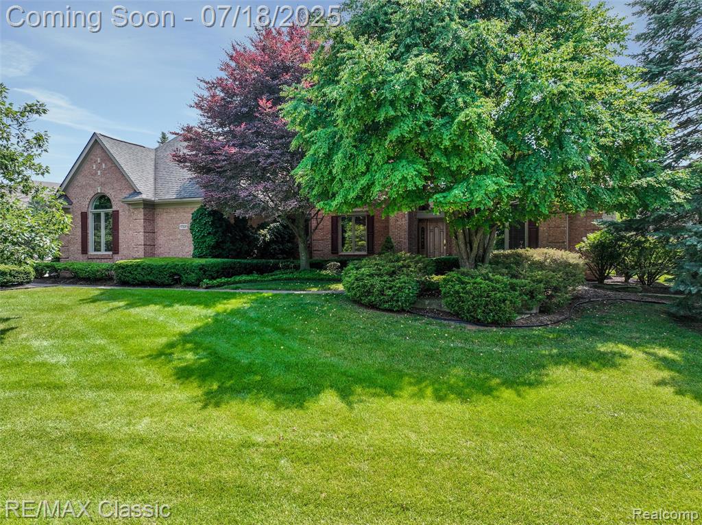 BEAUTIFUL CAPE COD IN NORTHVILLE'S HILLS OF CRESTWOOD WITH A FOUR CAR GARAGE! SITUATED ON A LARGE CORNER LOT WITH LOVELY MATURE LANDSCAPING. 2 STORY FOYER WELCOMES YOU INTO THE 1ST FLOOR LIBRARY THAT BOASTS A CATHEDRAL CEILING PERFECT FOR WORKING FROM HOME. FORMAL DINING ROOM WITH CROWN MOLDING AND BUTLER'S PANTRY LEAD INTO THE BRIGHT SUNNY KITCHEN. KITCHEN OFFERS GRANITE COUNTERS, CENTER ISLAND WITH SEATING, TONS OF CABINET SPACE, HARDWOOD FLOOR AND LARGE BREAKFAST NOOK/SITTING AREA WITH GAS FIREPLACE. GREAT ROOM WITH GAS FIREPLACE FEATURES SOARING CEILING AND HAS A WALL OF WINDOWS FOR TONS OF NATURAL LIGHT. LARGE MAIN FLOOR PRIMARY SUITE WITH TRAY CEILING, DUAL WALK-IN CLOSETS AND LUXURIOUS EN SUITE BATH WITH DUAL SINKS, JETTED TUB AND MARBLE FLOORING. UPSTAIRS YOU'LL FIND A LOFT, TWO ADDITIONAL BEDROOMS AND A FULL BATH. UNFINISHED BASEMENT WITH EXTRA BLOCK IS PLUMBED FOR A BATH AND JUST WAITING FOR YOUR FINISHING TOUCHES! RARE 4 CAR SIDE ENTRY GARAGE! ENJOY THE SUMMER EVENINGS ON THE NEWER TREX DECK. GREAT LOCATION CLOSE TO RESTAURANTS, SHOPPING, DOWNTOWN NORTHVILLE AND EXPRESSWAYS. AWARD WINNING NORTHVILLE SCHOOLS.