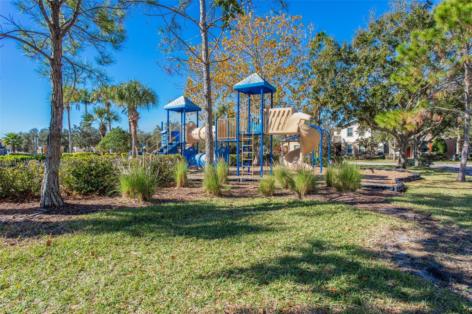 4751 White Sanderling Court