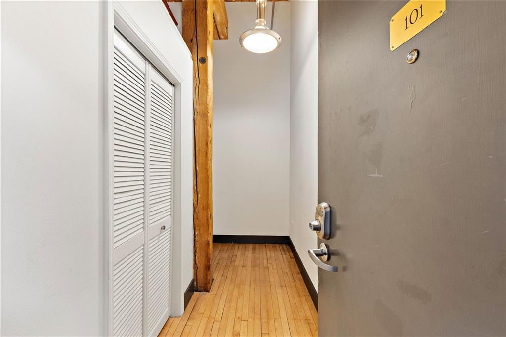 306 W 7th Street 101