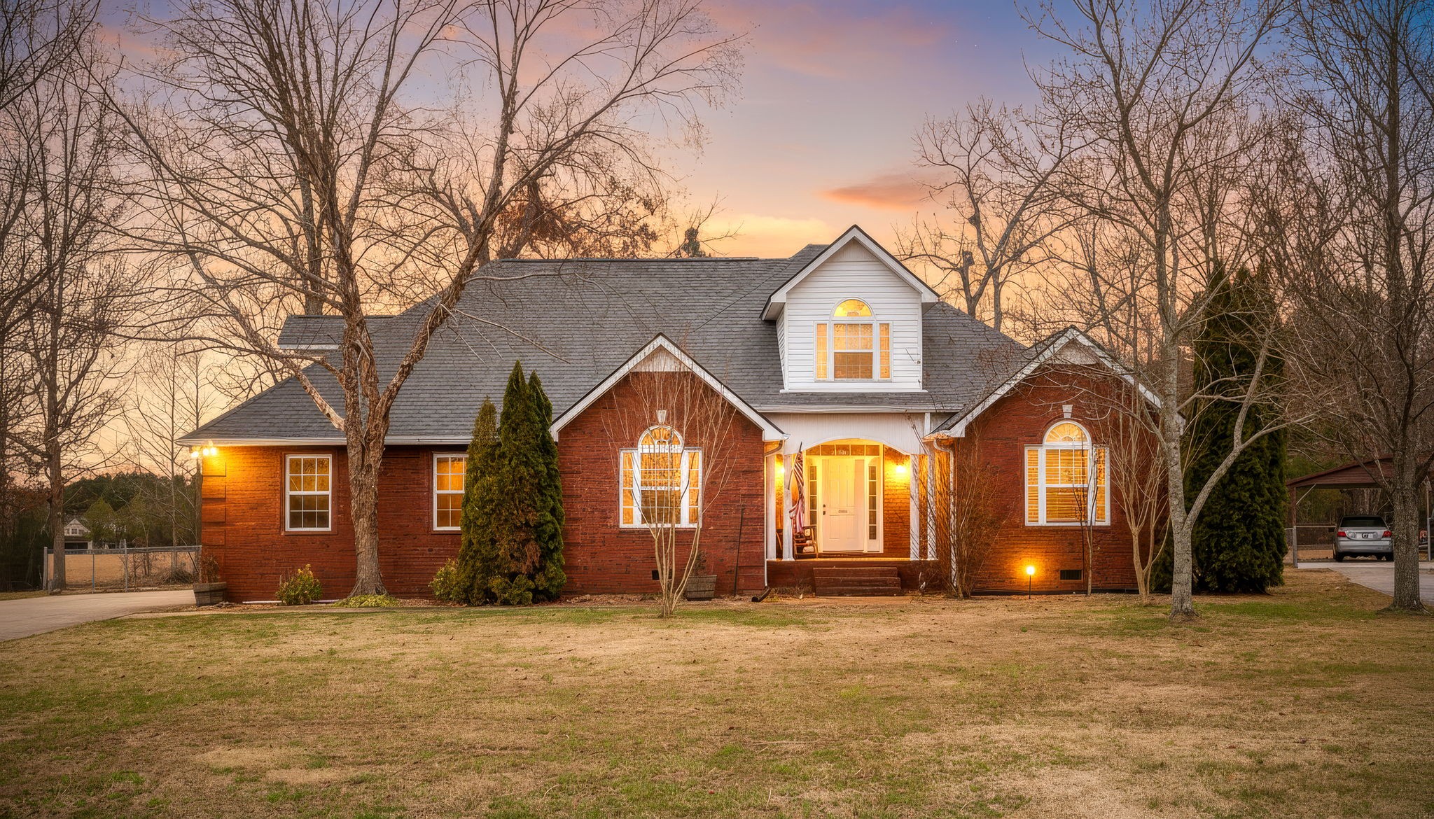 201 Oak Hollow Rd — sold