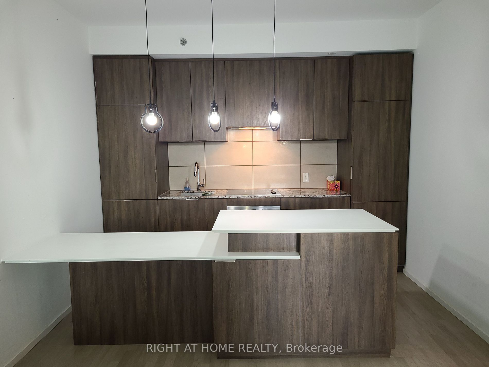 5 St. Joseph St 2106