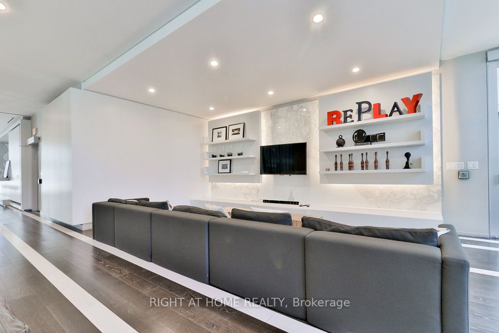 8 Charlotte St 2809
