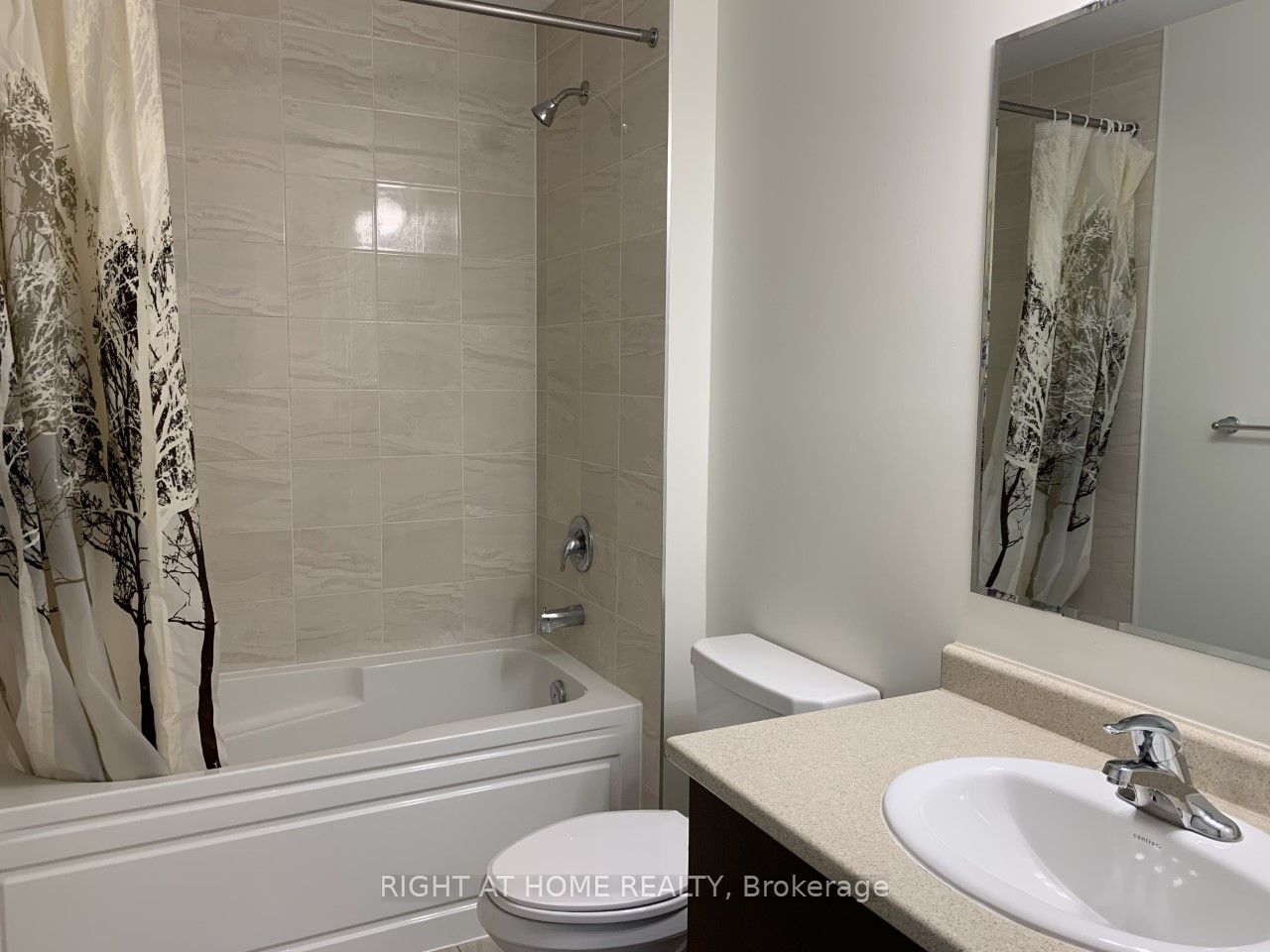 1105 E Leger Way 527