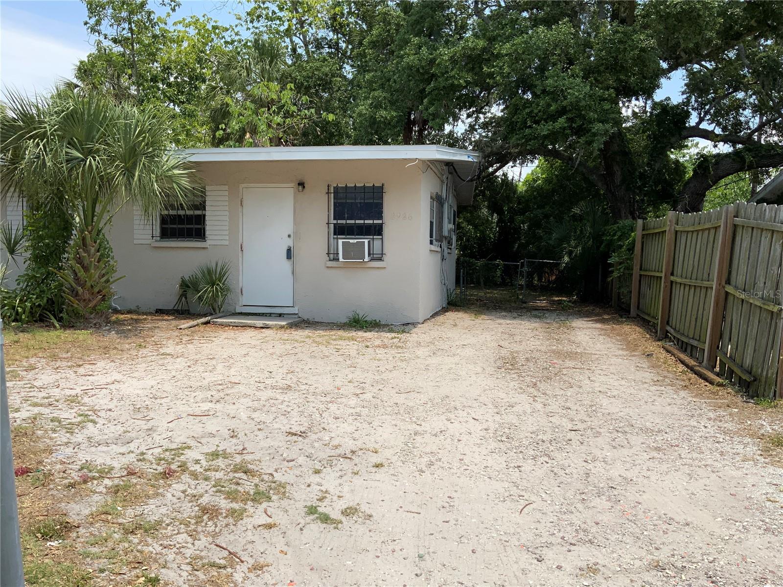 2926 N Orange Avenue