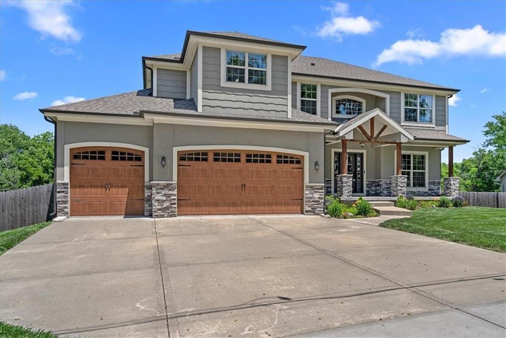 Less than 10 years old on land! Custom Built 2 story home is located on secluded Lookout Dr. Lot backs up to treed area w Incredible Views. Hardwood floors throughout main level with tons of natural light. Beautiful open floor plan with high end finishes. Open kitchen features granite countertops, custom cabinets, walk in pantry, stainless steel appliances complete with Gas Range! Upstairs features generous sized bedrooms with 2nd bedroom and a full bath, 3rd and 4th bedroom share jack and jill. Designated laundry on 2nd level as well! Spacious master bedroom with large custom bathroom with dual vanity, herringbone tiled floor, stand alone jetted tub and shower. Don't miss out on the massive walk in closet! Unfinished basement with WALKOUT and stubbed for bath gives plenty of options to add your personal touch!
