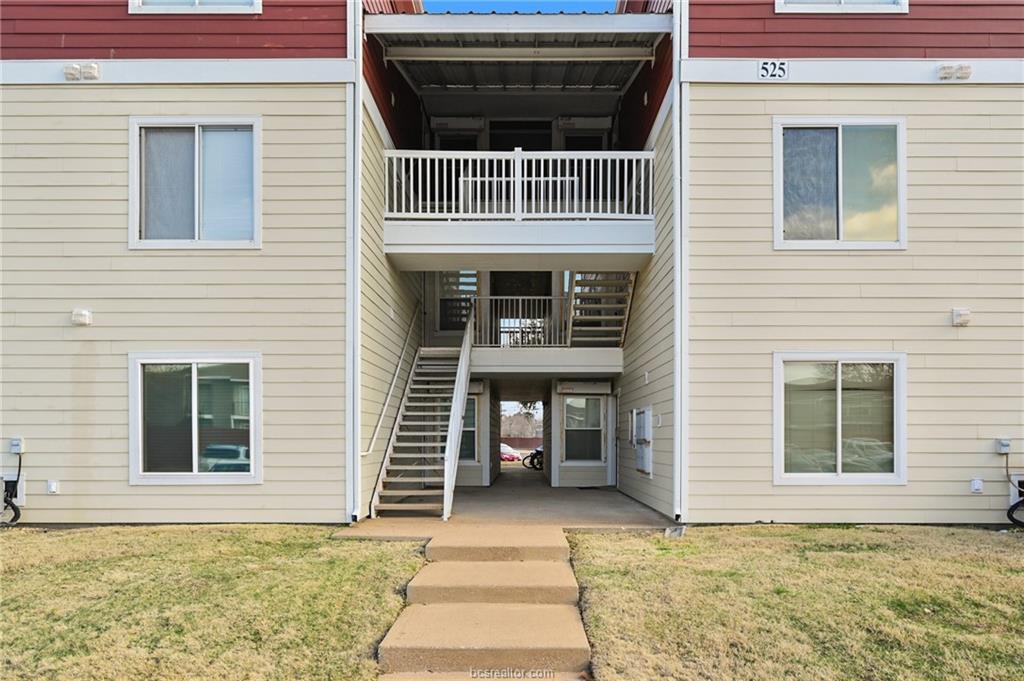 525 Southwest Parkway 303