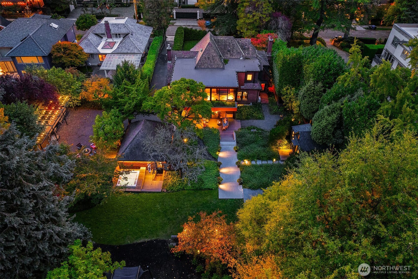 1626 Federal Avenue E