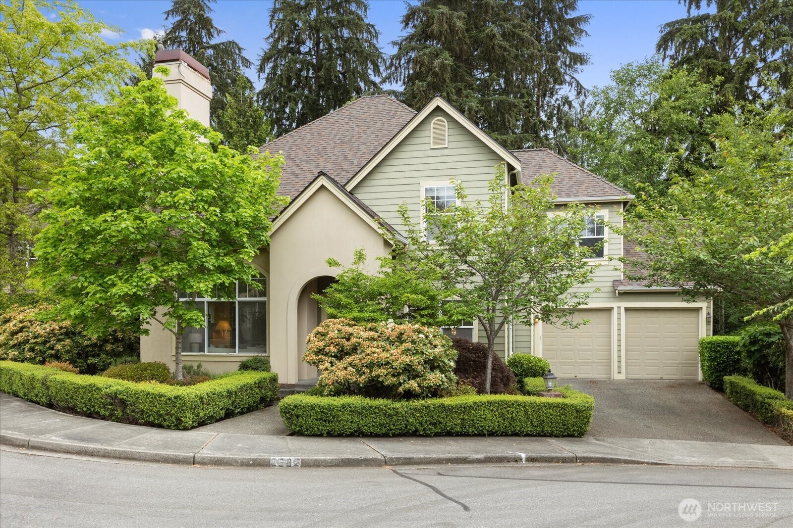 Bellevue - 6592  127th Place SE