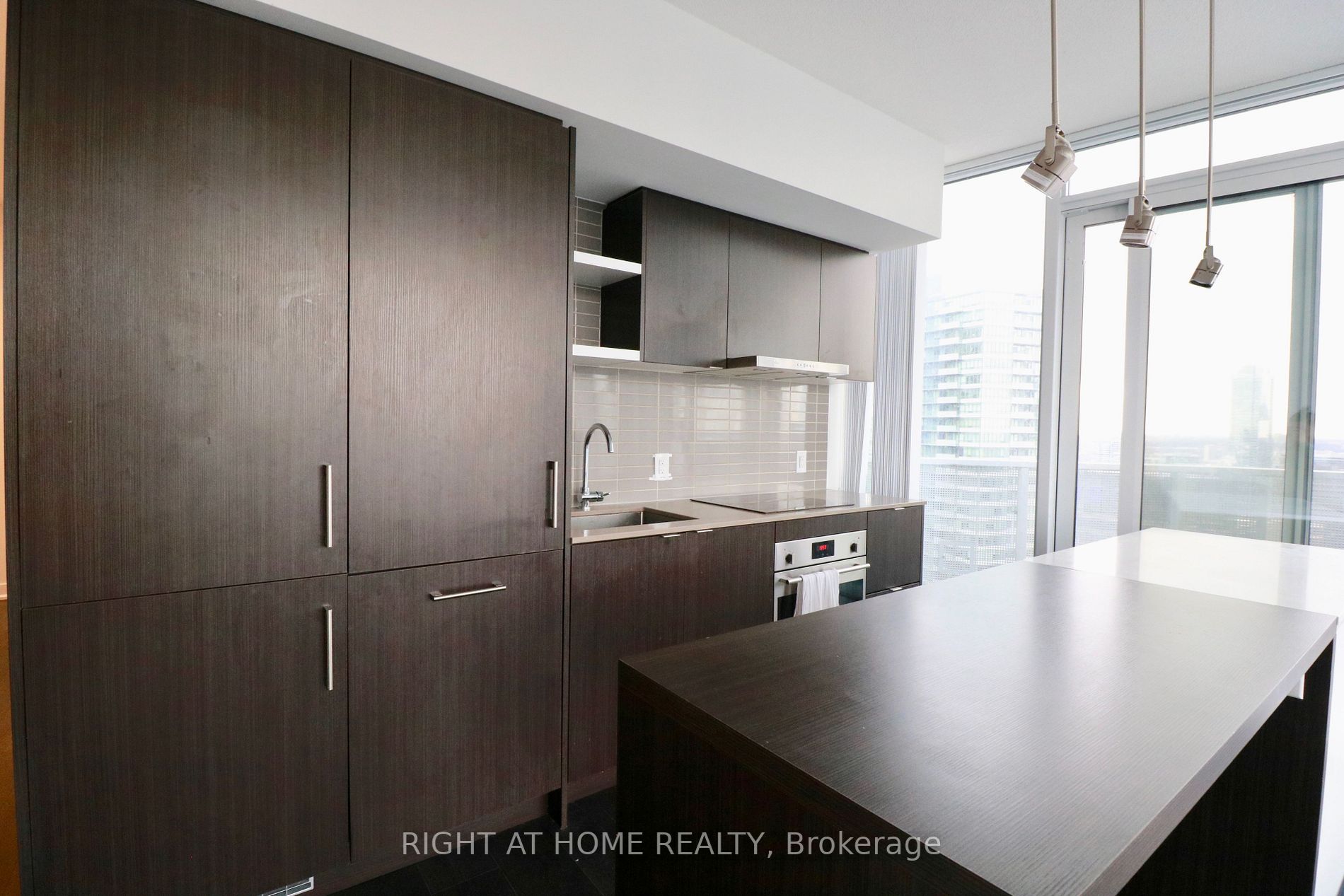 88 Harbour St 4904