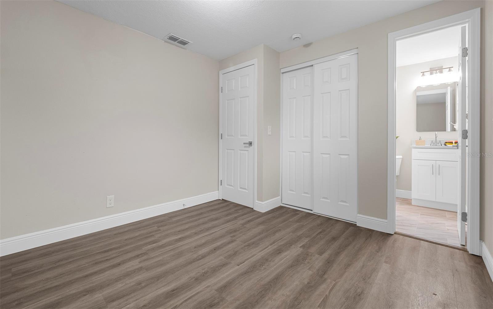 3601 E Giddens Avenue