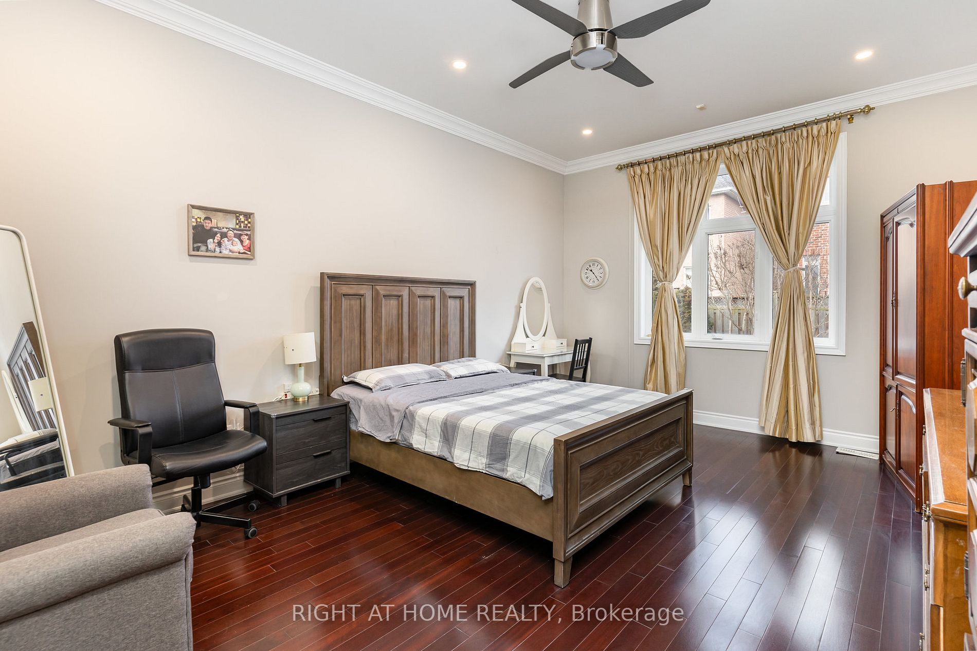 185 Cook's Mill Cres