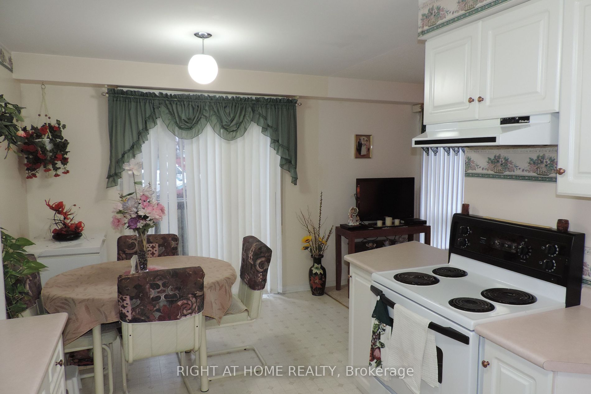 1345 Altona Rd 19