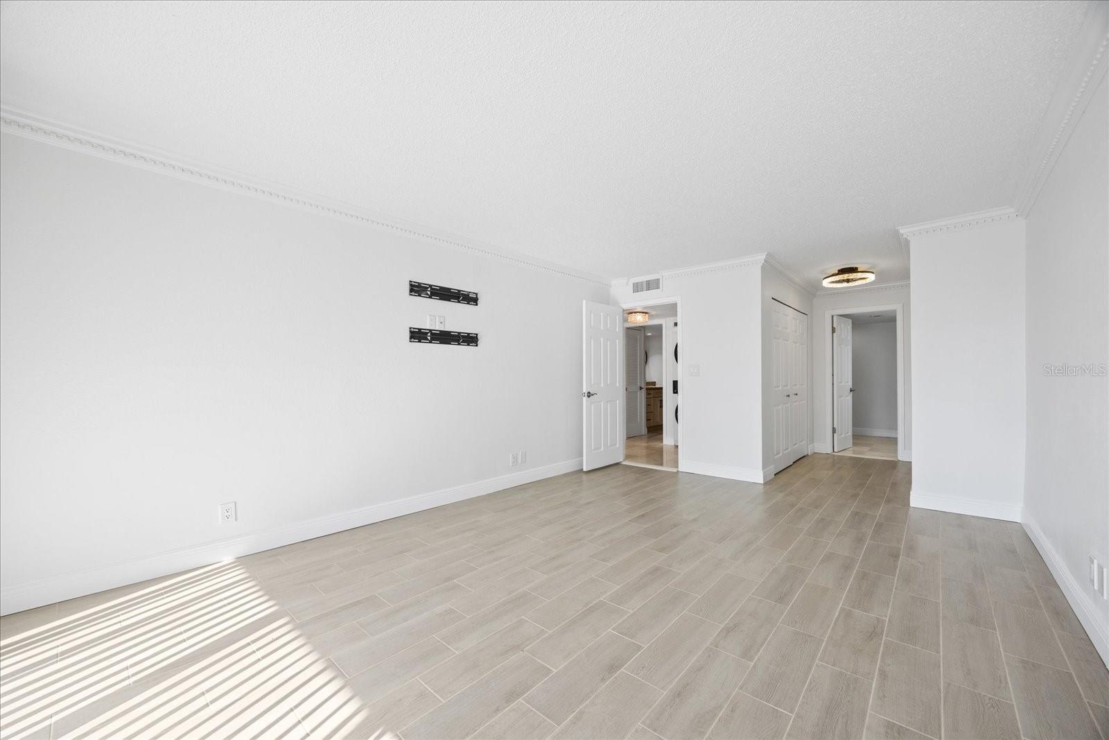 100 Oakmont Lane 101